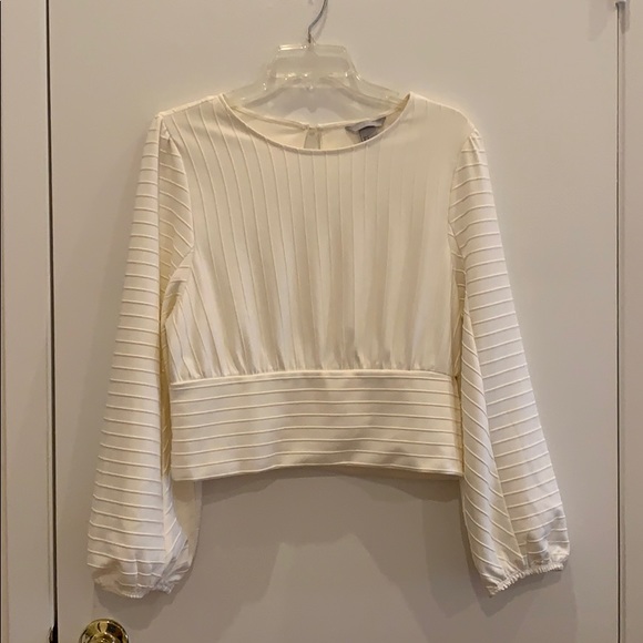 H&M Tops - H&M Balloon Sleeve Cropped Blouse